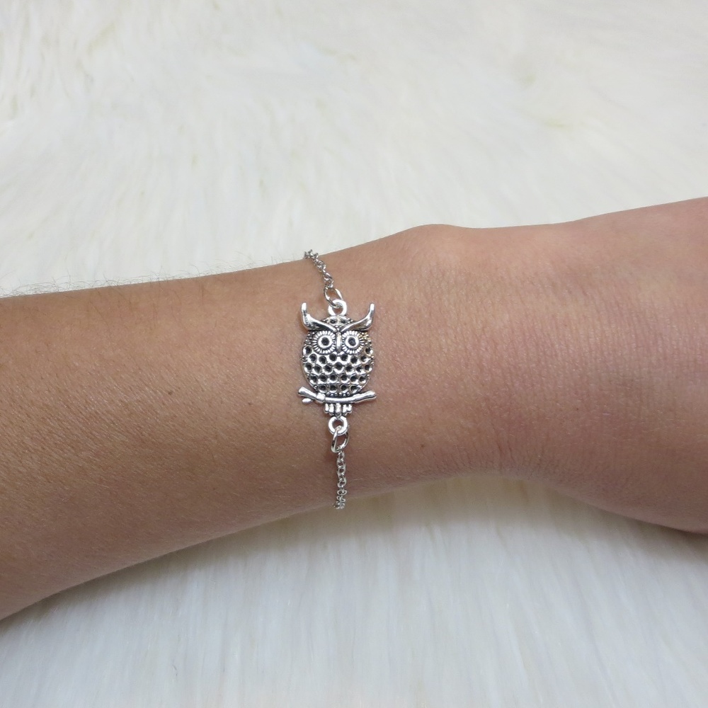 🦋Brand NEW! Silver Owl Bracelet - Picture 2 of 4
